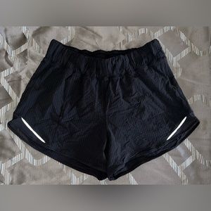 Lululemon Hottie Hot Short 10  Black Seersucker